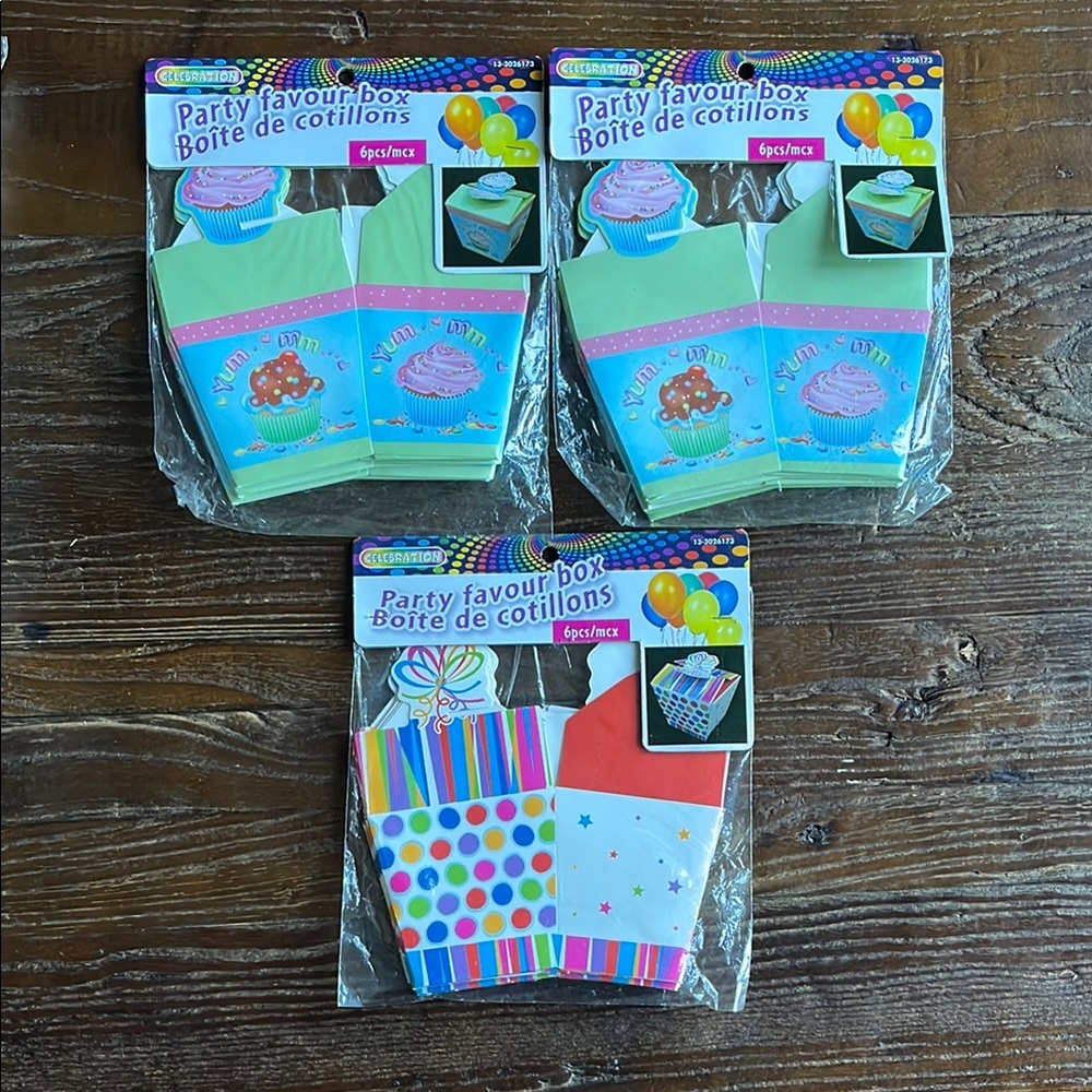 NEW! 18 Party Favor Boxes - Multicolor